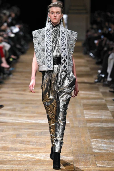 Look 14